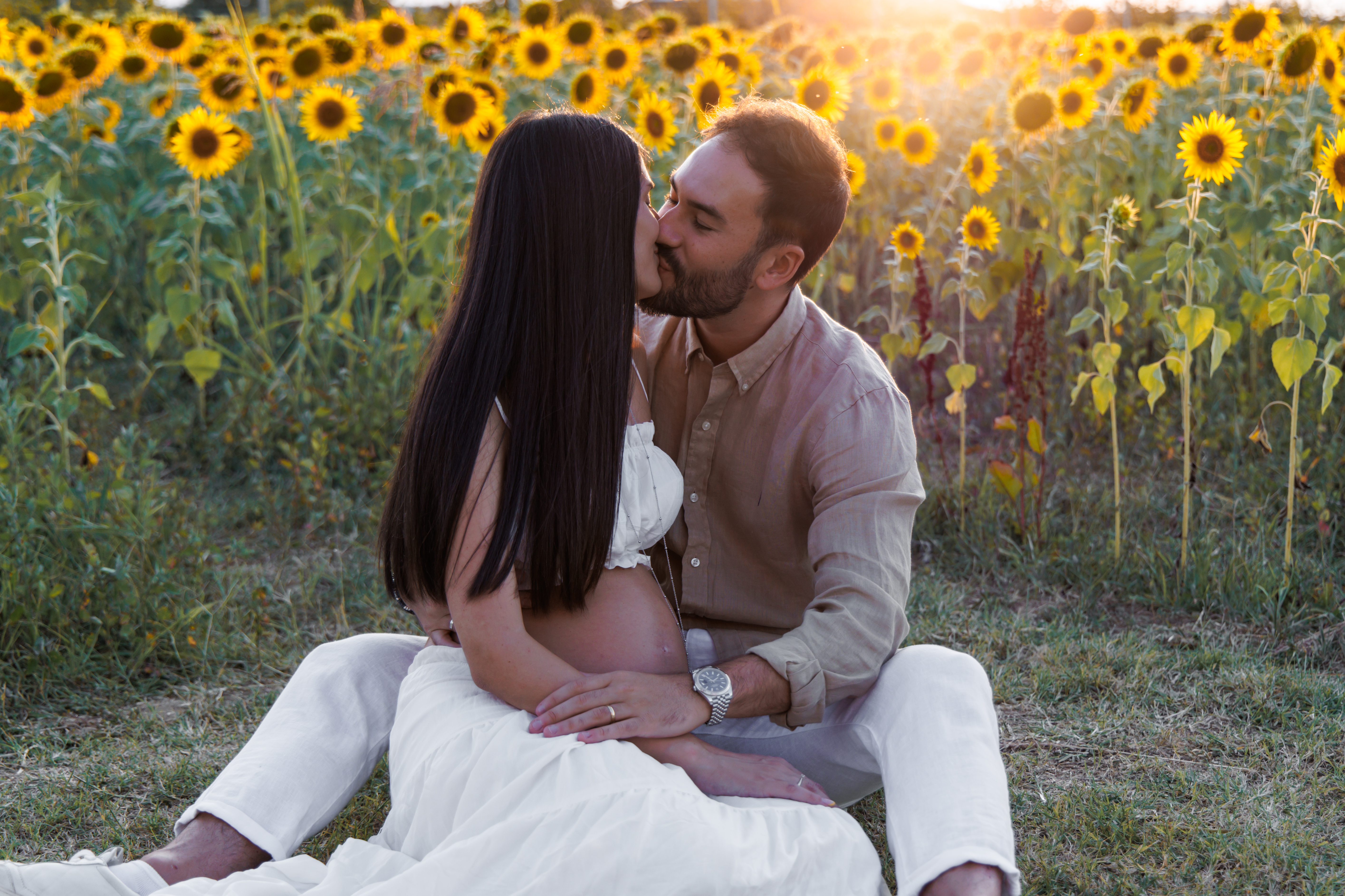 Servizio fotografico maternity in Piemonte e Liguria – ritratti in gravidanza con luce naturale, emozione e dolce attesa.